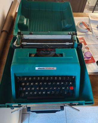 macchina per scrivere OLIVETTI 