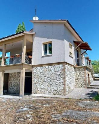 Villa di 133 m² con 4 locali e box auto doppio a R