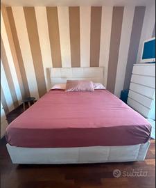 Letto matrimoniale con contenitore