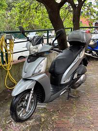 Kymco People GTI 300