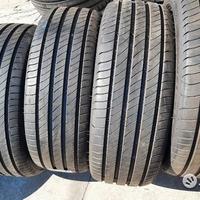 275 35 19 e 245 40 19 Michelin