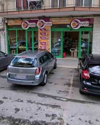 Locale Commerciale posizione alta visibilità
