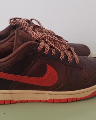 Scarpa Nike dunk low  in pelle modello retro 
