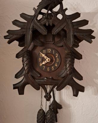 Antico orologio a cucu