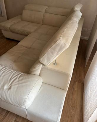 Divano angolare Made in Italy in pelle bianca