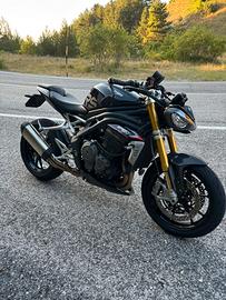 Triumph speed triple 1200rs