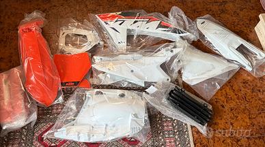 Plastiche ktm 2023 ORIGINALI NUOVE