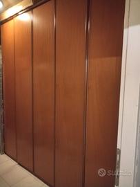 Guardaroba  a 5 ante in legno