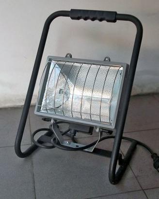 Faro alogeno portatile in stile industriale