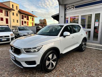 Volvo XC40 T3 Geartronic Momentum Core