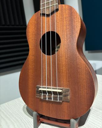 Ukulele  soprano con supporto e corde di ricambio