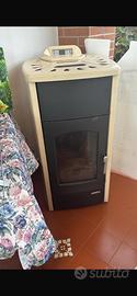 Termostufa a pellet Laminox Greta 18 kw Idro Plus