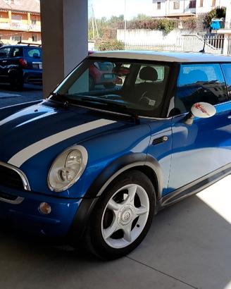 Mini Cooper One D,   (De Luxe)