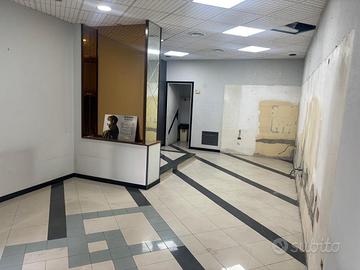 Magazzino uso commerciale