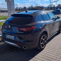 Stelvio Q4 2200 cc 210 cv