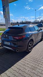 Stelvio Q4 2200 cc 210 cv