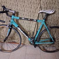Bicigletta da corsa marca bianchi 928 in carbonio