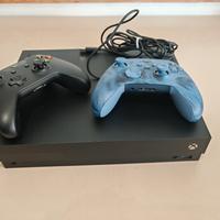 Xbox one x con due controlli 