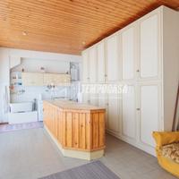 AMPIO MAGAZZINO CON APPARTAMENTO E VETRINA A COLLE