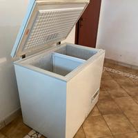 Congelatore a pozzetto Indesit