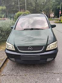 Opel Zafira a con gancio traino