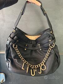 Borsa nera a spalla Liu Jo con charms