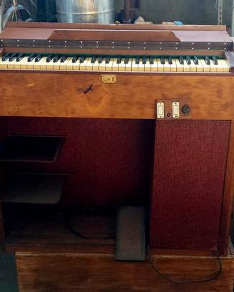 Harmonium perfettamente funzionante con doc.di.fab