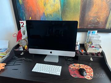 iMac 21.5" (Late 2015)