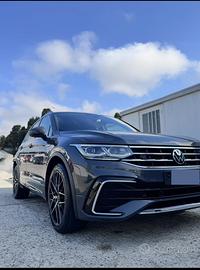 VW Tiguan R-Line