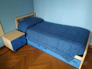 Letto a una piazza + comodino
