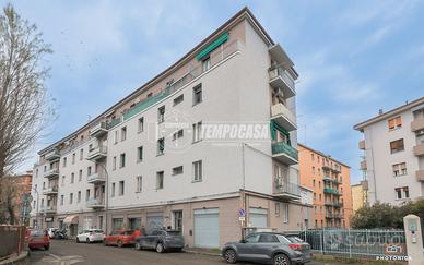 TRILOCALE ZONA BATTINDARNO IN PALAZZO CON ECOBONUS