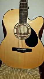 Vend.o Chitarra Acustica praticamente nuova