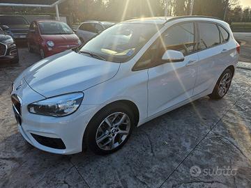 BMW 220 i Active Tourer Luxury autom.