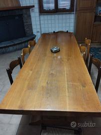 Tavolo  in legno massello