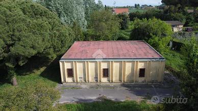 CAPANNONE A SAN GIULIANO TERME