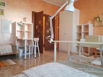 POSTO LETTO PER FEMMINA VIA SCHIVARDI BS
