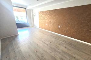 Vigonovo: Ufficio, negozio, con ripostiglio e bagn