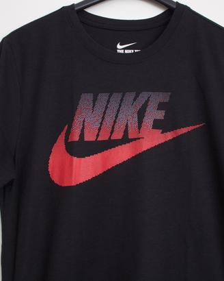 T-shirt Nike