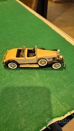 Modellino auto d'epoca 