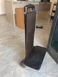 Carrello portapacchi pieghevole con ruote