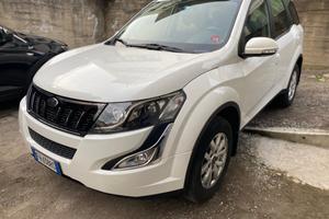 Mahindra XUV500 2.2 16V FWD W10 7 posti