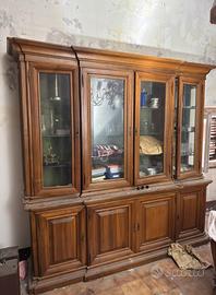 Credenza Vetrina in Noce - Stile Classico