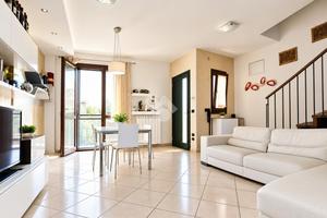 CASA INDIPENDENTE A AGLIANA