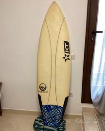 Tavola surf shortboard con pinne e sacca