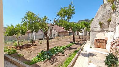 Appartamento con giardino