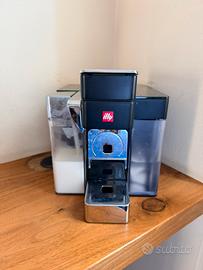 Macchina da caffè illy Y5 Milk