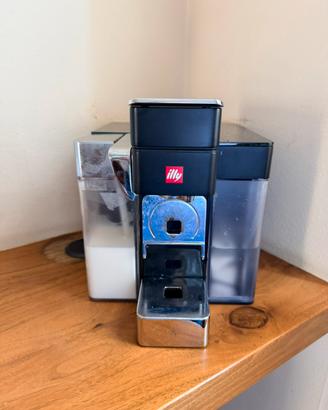 Macchina da caffè illy Y5 Milk