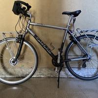 Bicicletta Oxford da turismo con kit e-bike Swytch