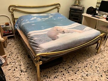 Letto matrimoniale in ottone