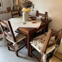 Tavolo da cucina in legno e n.4 sedie abbinate